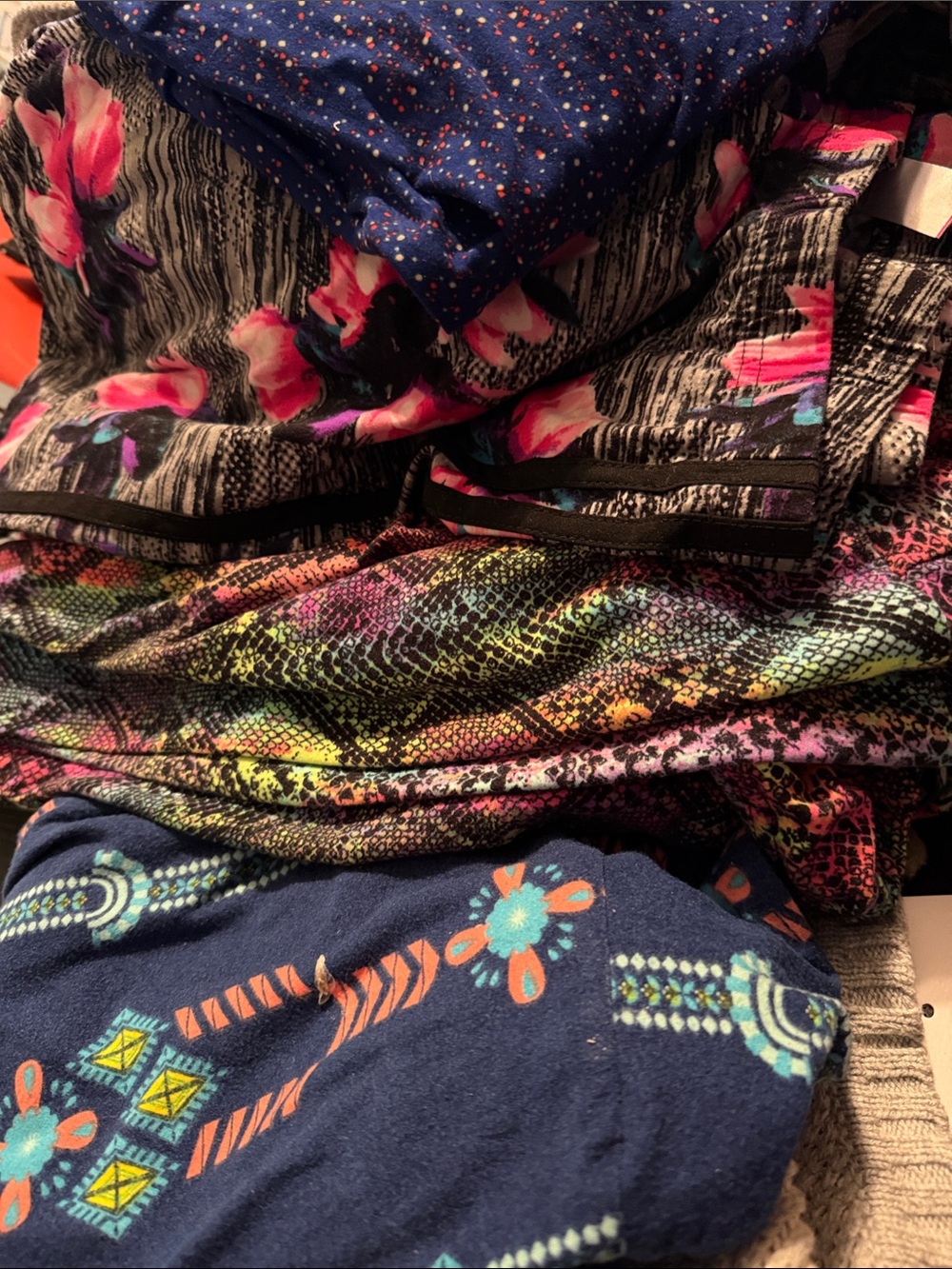 Bundle of 4 pairs leggings